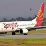दिल्ली में स्पाइसजेट की फ्लाइट की आपात लैंडिंग 