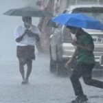 आज का मौसम: दिल्ली में यू-टर्न, बूंदाबांदी और ठंडी हवा से बदला मिजाज