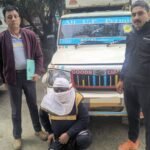 रोहिणी में अवैध शराब तस्कर गिरफ्तार, 90 कार्टन शराब और बोलेरो वाहन जब्त