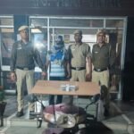 अवैध हथियार और चोरी की स्कूटी के साथ आरोपी गिरफ्तार