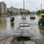 द्वारका सेक्टर-5 की सड़क बनी खतरे का अड्डा