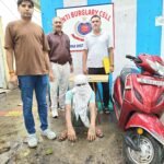 चोरी की स्कूटी और मोबाइल के साथ शातिर चोर गिरफ्तार!