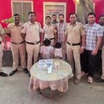 दिल्ली पुलिस ने दो शातिर स्नैचर दबोचे, 8 चोरी के वाहन और देसी पिस्टल बरामद
